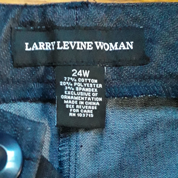 Larry Levine Woman- Comfort Waist Ankle Length Pants. Dark Navy. Size 24W. New! - Picture 2 of 7